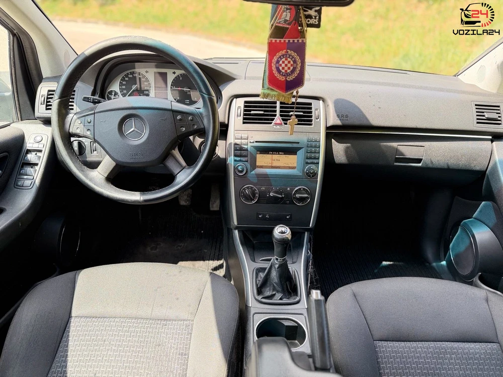 Mercedes-Benz B-Klasa 180
